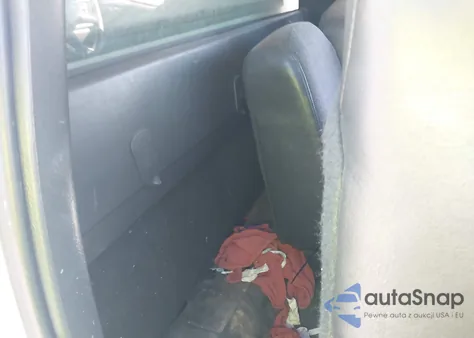 2000 Chevrolet Silverado 1500 from USA, damaged, VIN 1GCEC14W4YZ274388